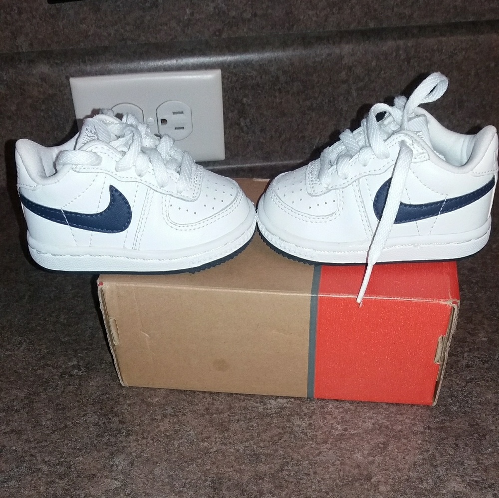 NIKE LEGEND LE 3C WITH ORIGINAL BOX!